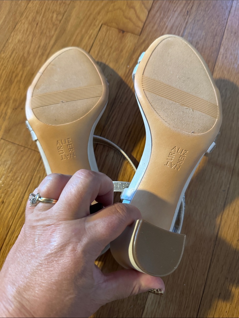 🐷 Naturalizer Vanessa 2 White With Silver Crystals Block Heel Sandals - Picture 8 of 17